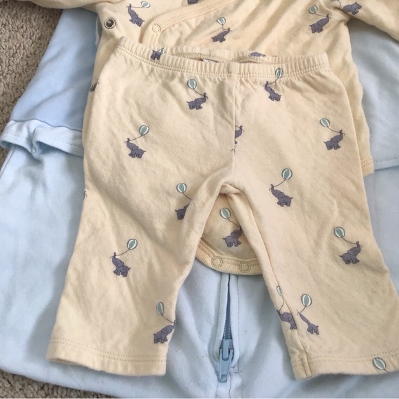 Halo SleepSack Swaddle Birth to 3 Months.
Janie and Jack set Birth to 3 Months. - Picture 9 of 11